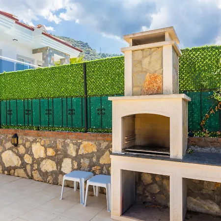 Βίλα Golden Heights 5 *