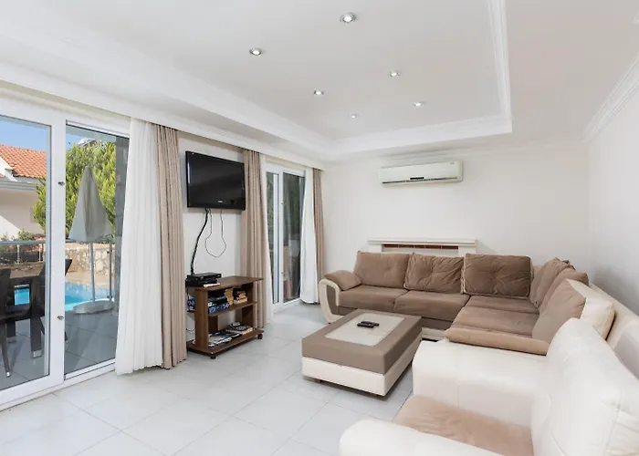 Villa Golden Heights 5