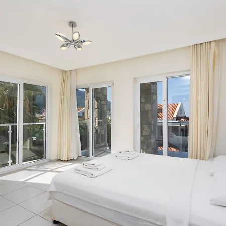 Golden Heights 5